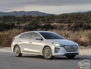 2020 Hyundai Ioniq Electric Review: Meet the Neglected Sibling